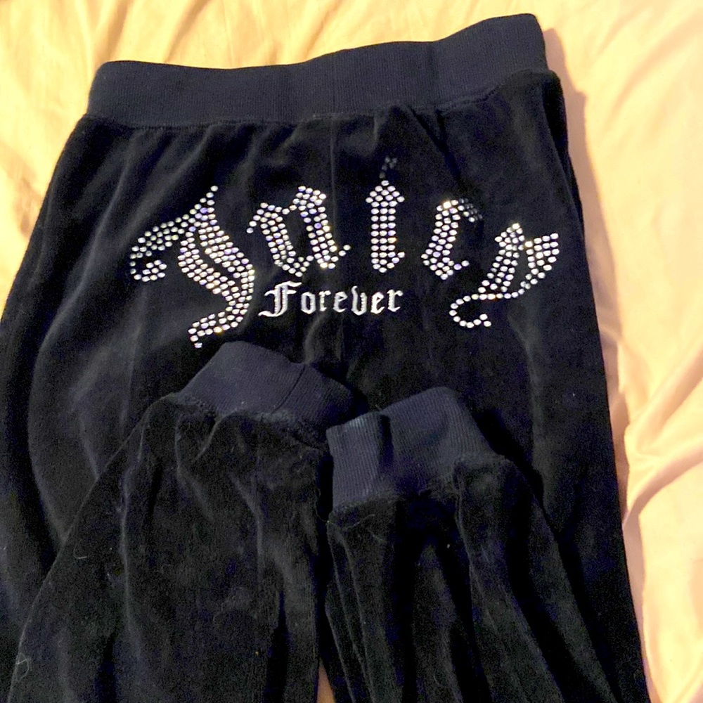 Juicy couture track suit pantsss 🤭